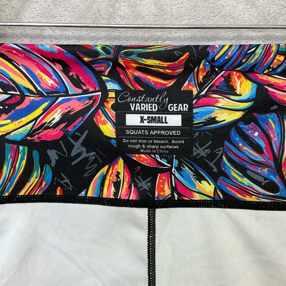 CVG Constantly Varied Gear Tropic Like Its Hot 2.5" Shorts Womens XS - Picture 5 of 6